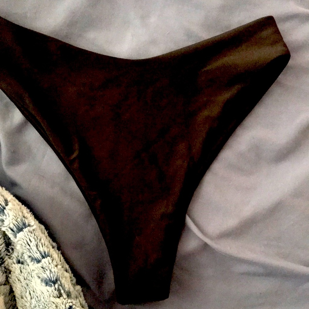 Black bikini bottoms